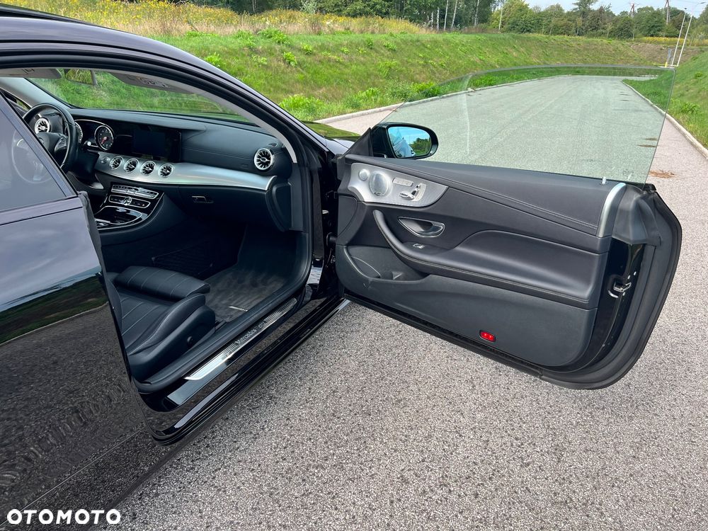 Mercedes-Benz Klasa E 400 4-Matic 9G-TRONIC - 14