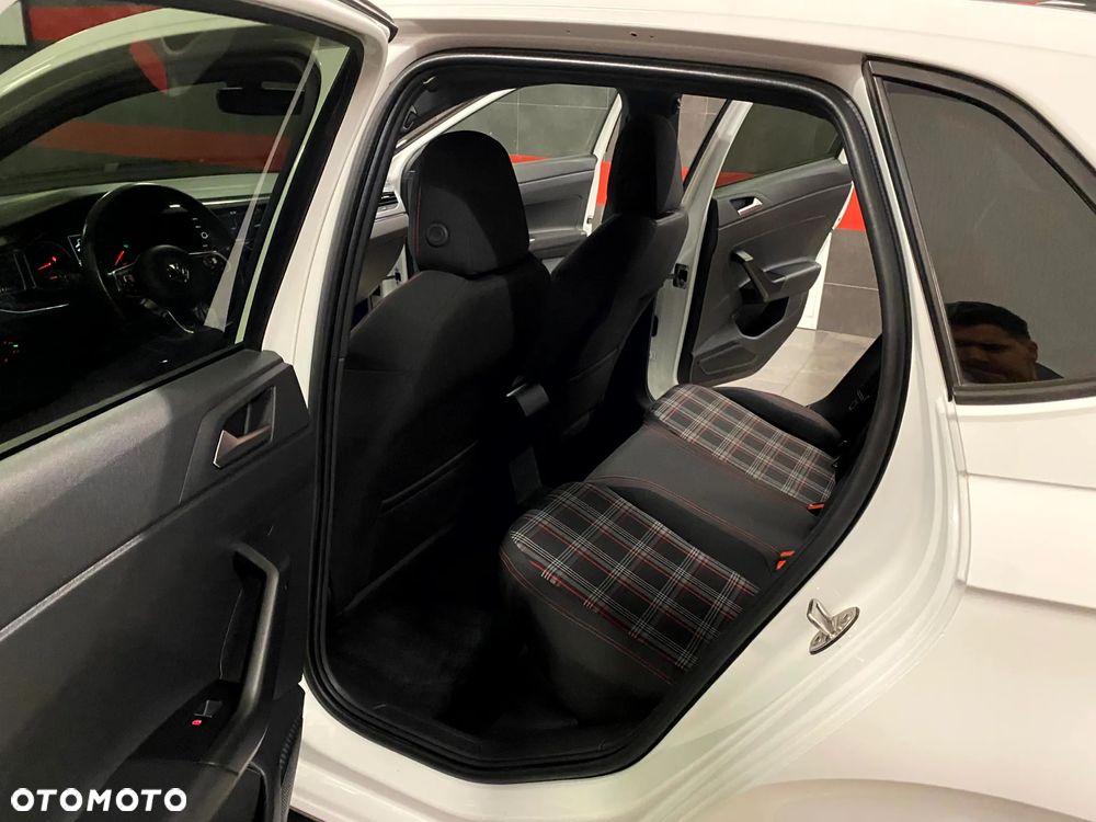 Volkswagen Polo 2.0 TSI OPF DSG GTI - 23