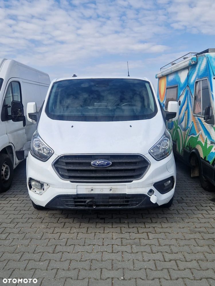 Ford Transit Custom L1H1 AUTOMAT TITANIUM PHEV FV23% - 6
