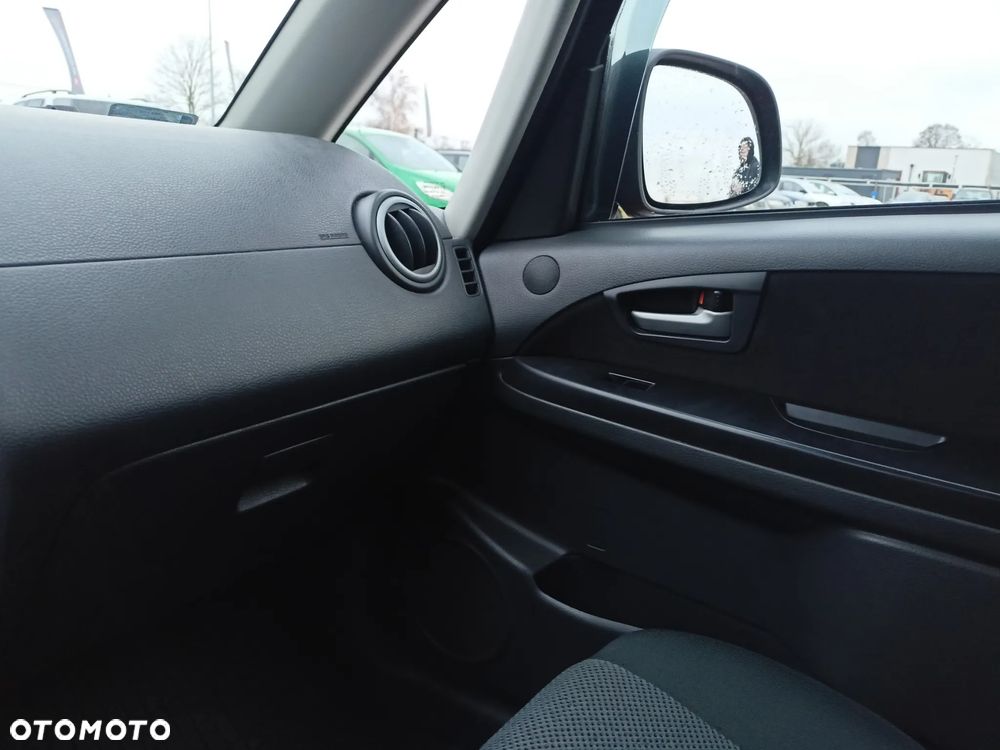 Suzuki SX4 - 11