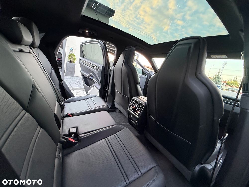 Porsche Cayenne Turbo - 21