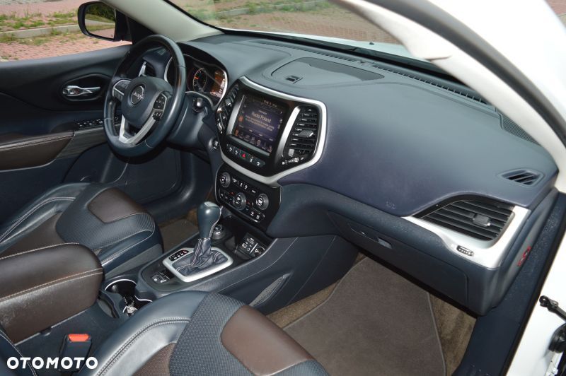 Jeep Cherokee - 10