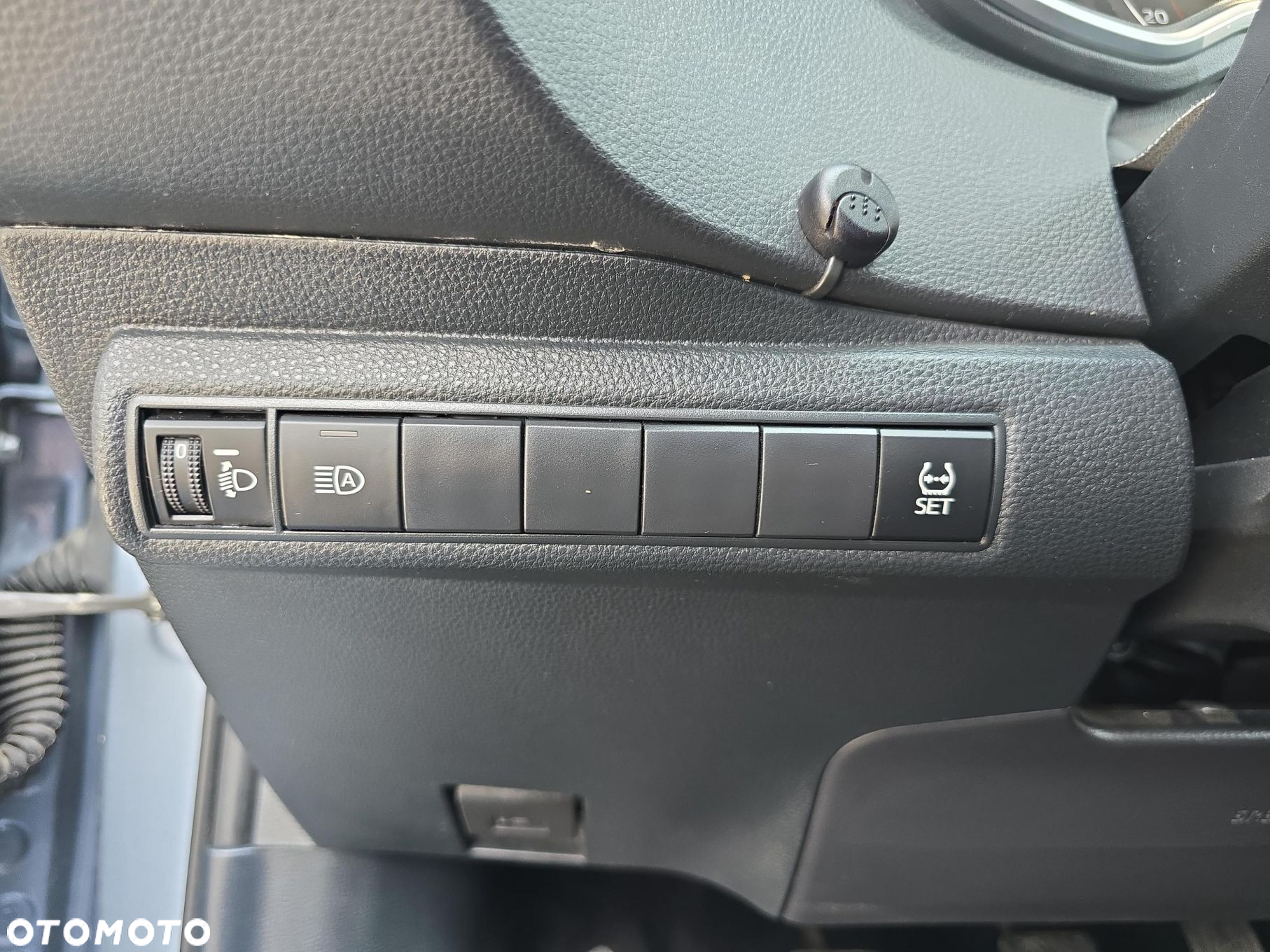Toyota Corolla - 21