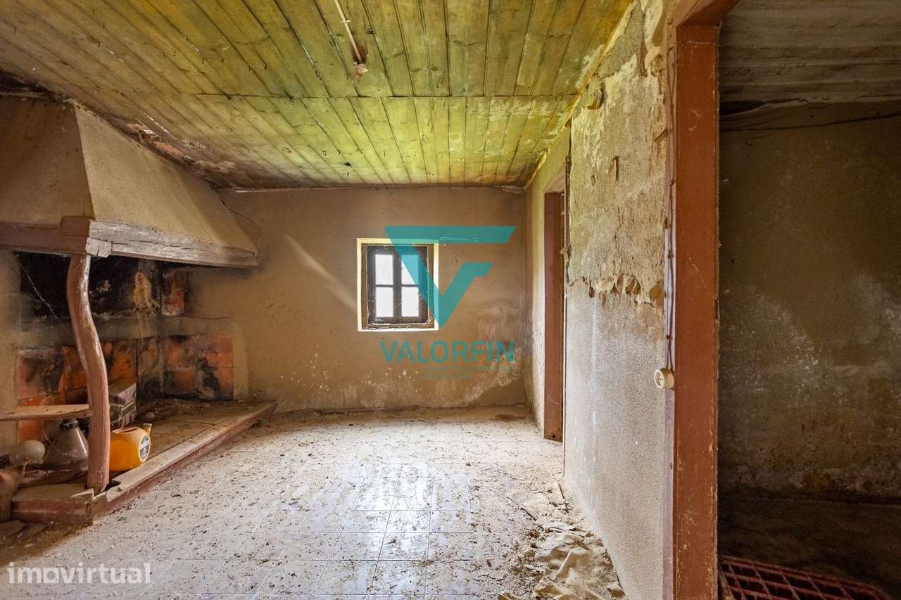 MORADIA para Reconstrução Total com Anexo de 108 m² – Barbas Novas,... - Grande imagem: 3/9