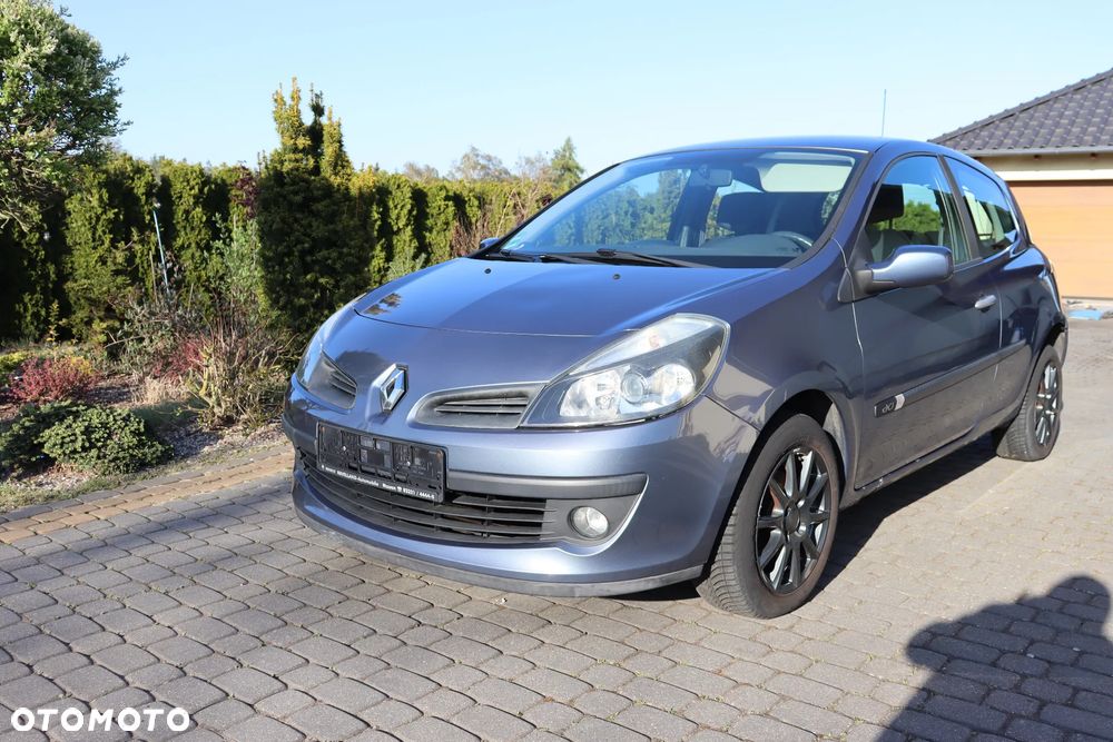 Renault Clio - 1