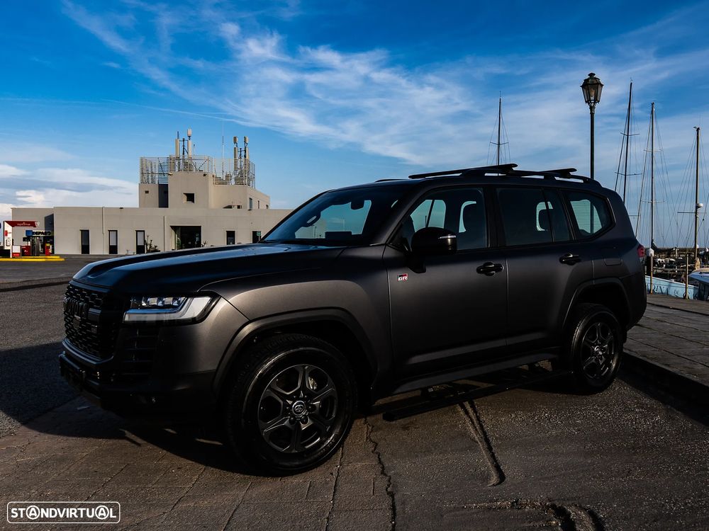 Toyota Land Cruiser - 30