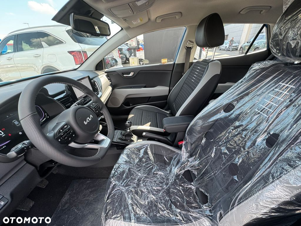 Kia Stonic 1.2 L - 10