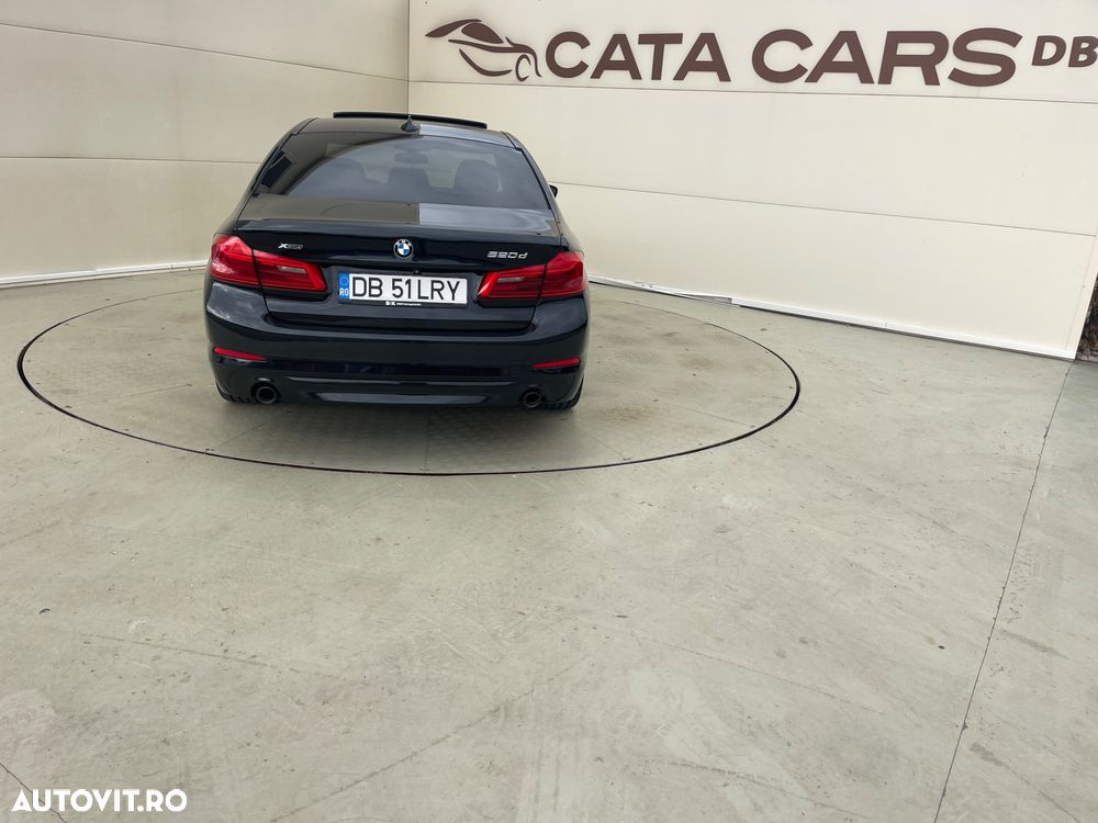 BMW Seria 5 520d xDrive AT - 11