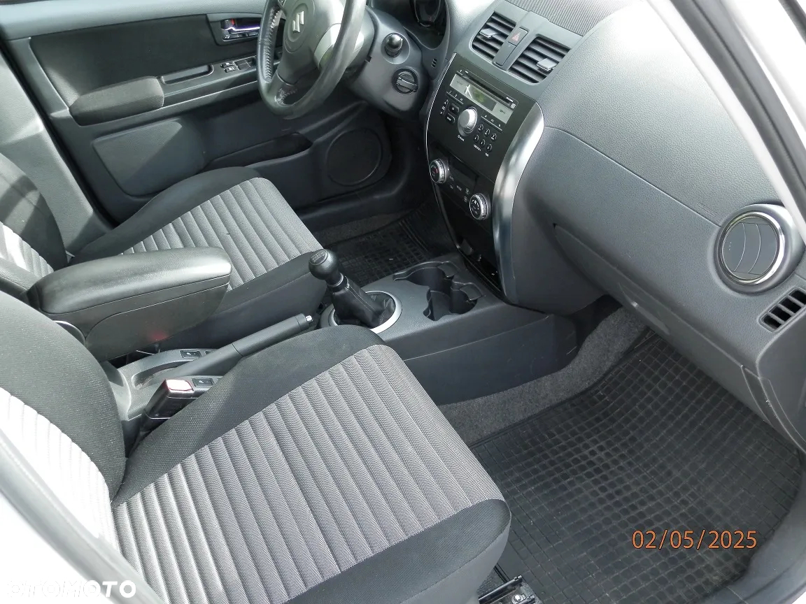 Suzuki SX4 1.6 Premium - 5
