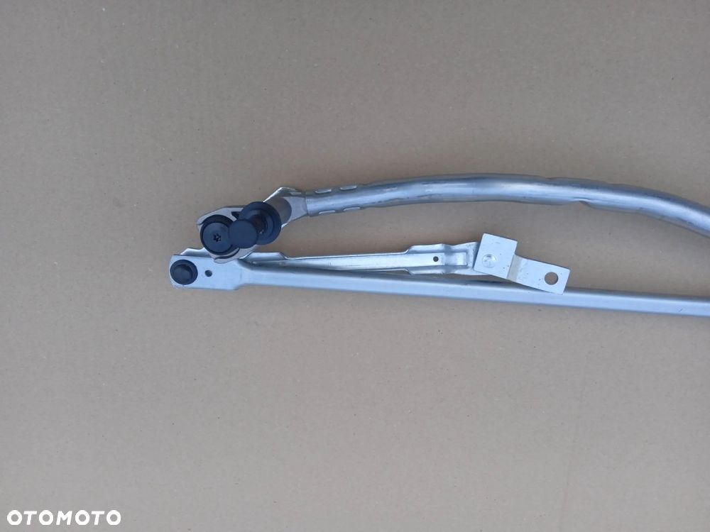 MECHANIZM WYCIERACZEK BEZ SILNIKA AUDI A3 8P 03-12 NOWY - 2