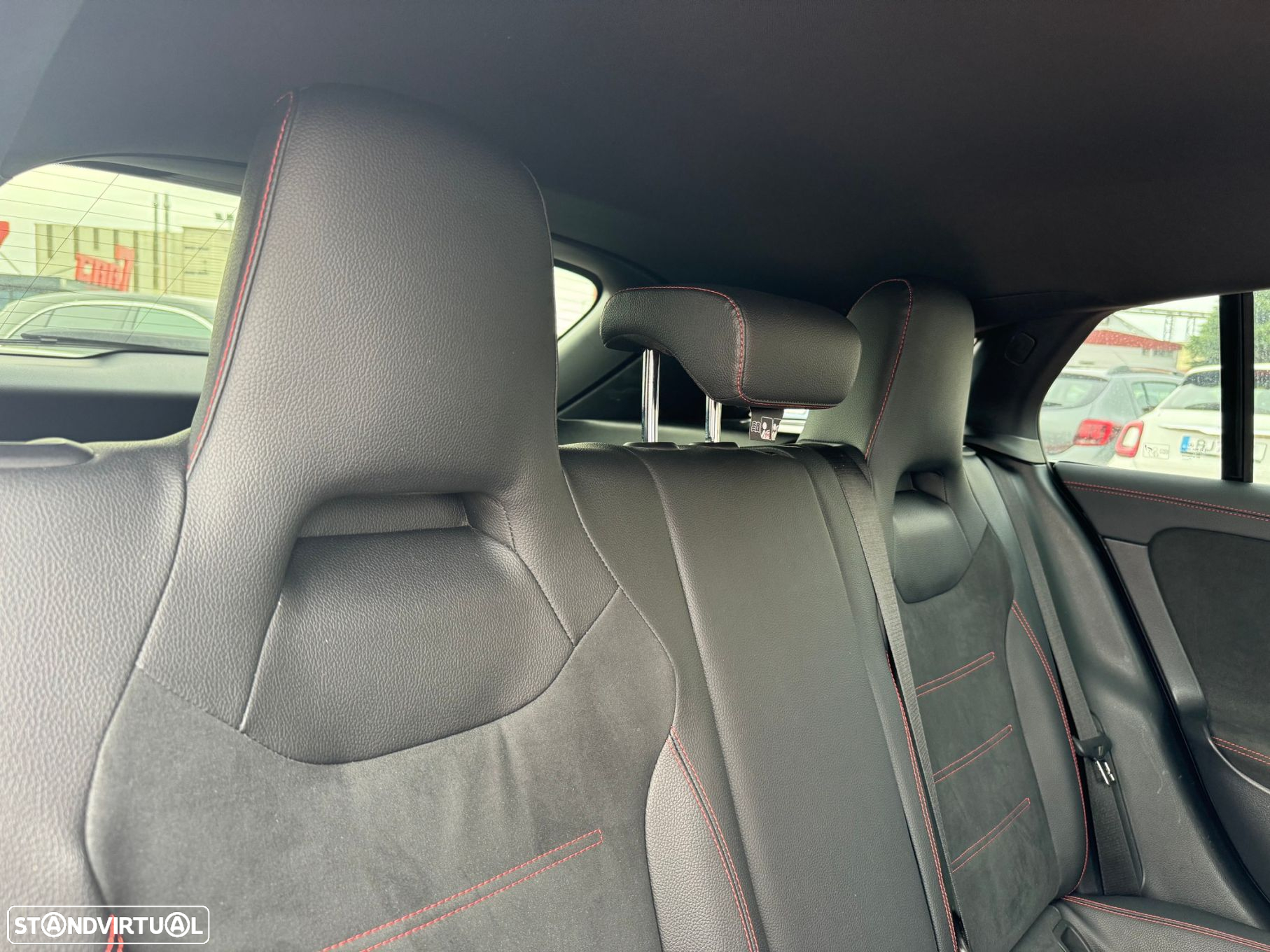 Mercedes-Benz CLA 180 d Shooting Brake AMG Line - 9