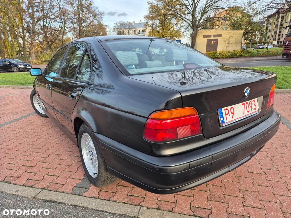 BMW Seria 5 523i - 6