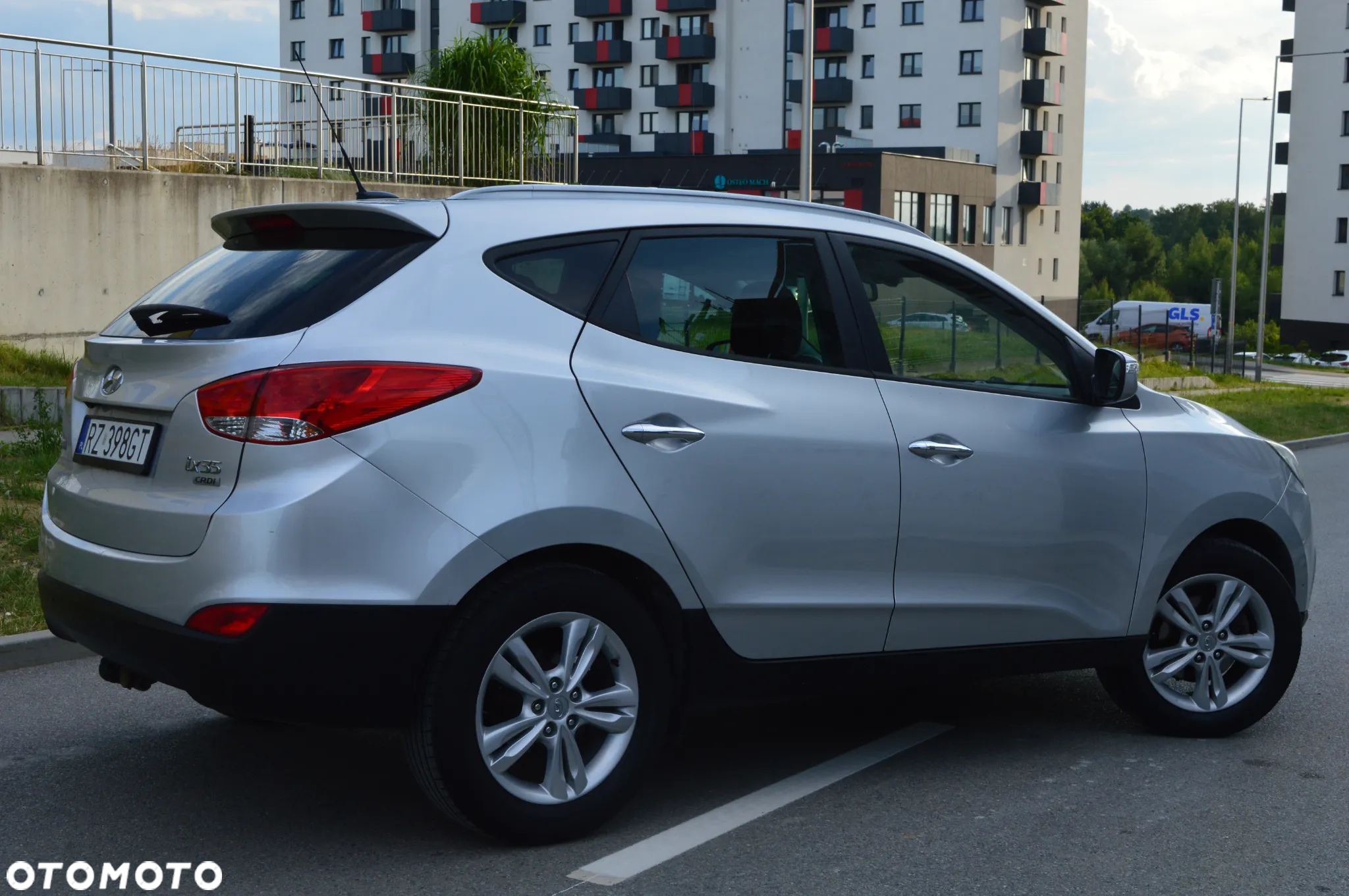 Hyundai ix35 1.7 CRDi 2WD blue Finale Silver - 17
