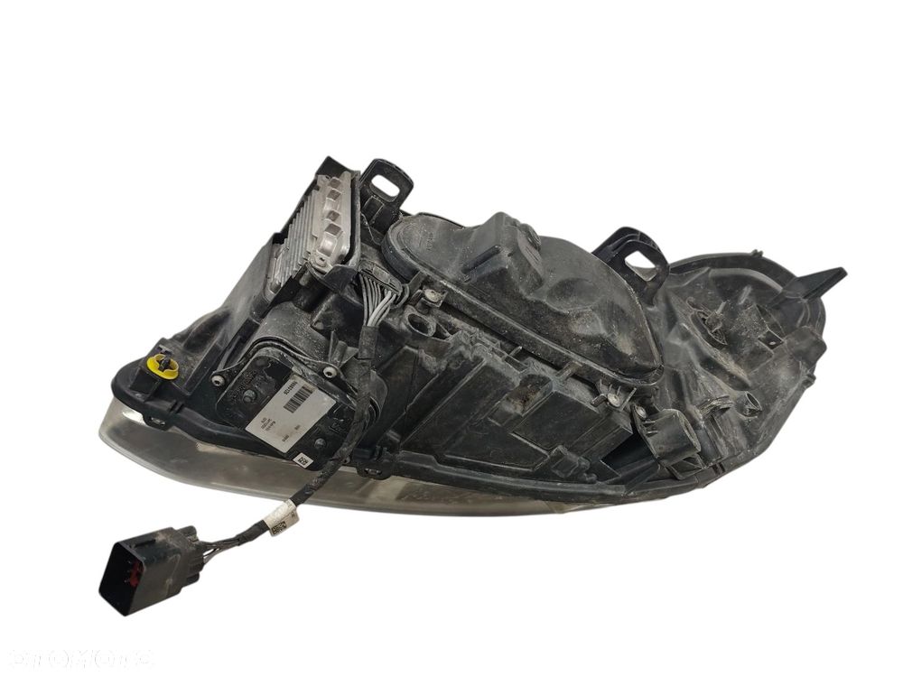 LAMPA PRAWY PRZÓD VOLVO XC60 I LIFT (2013-2017) 2.4 D4 190KM 31698809 - 3