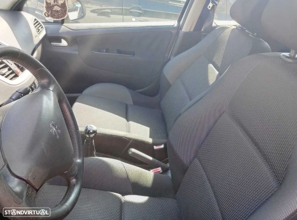 Peugeot 207 1.6 HDi 99g - 6
