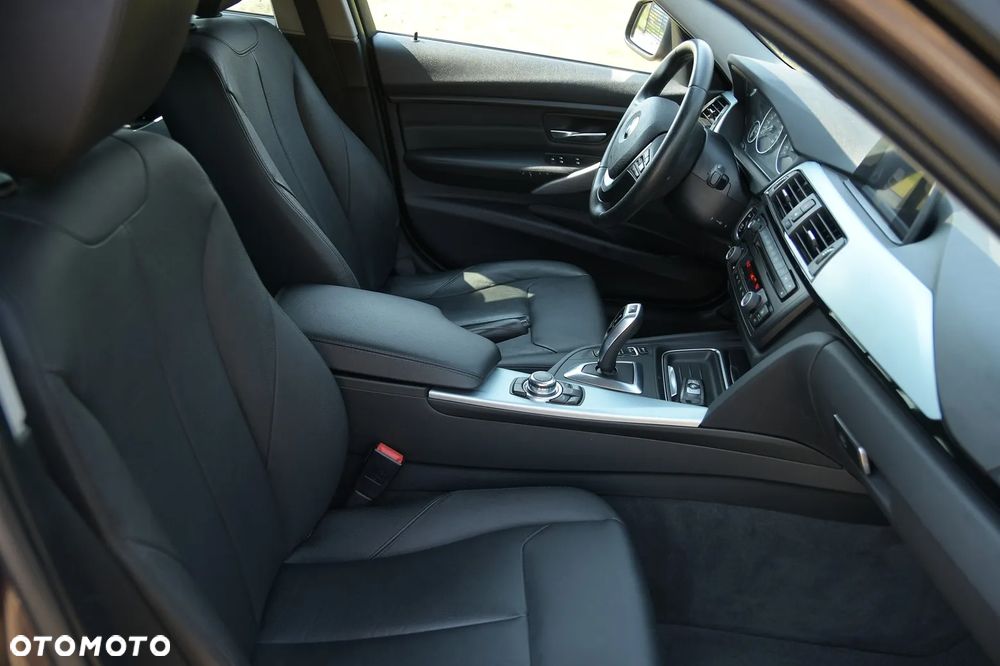 BMW Seria 3 318d Blue Performance Luxury Line - 22