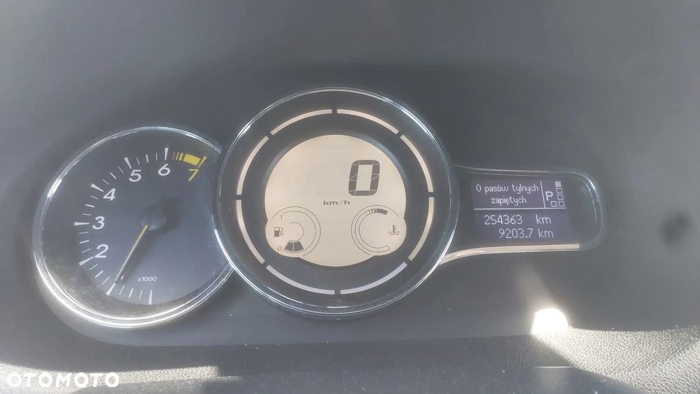 Renault Megane 1.2 16V TCe Limited EDC - 5