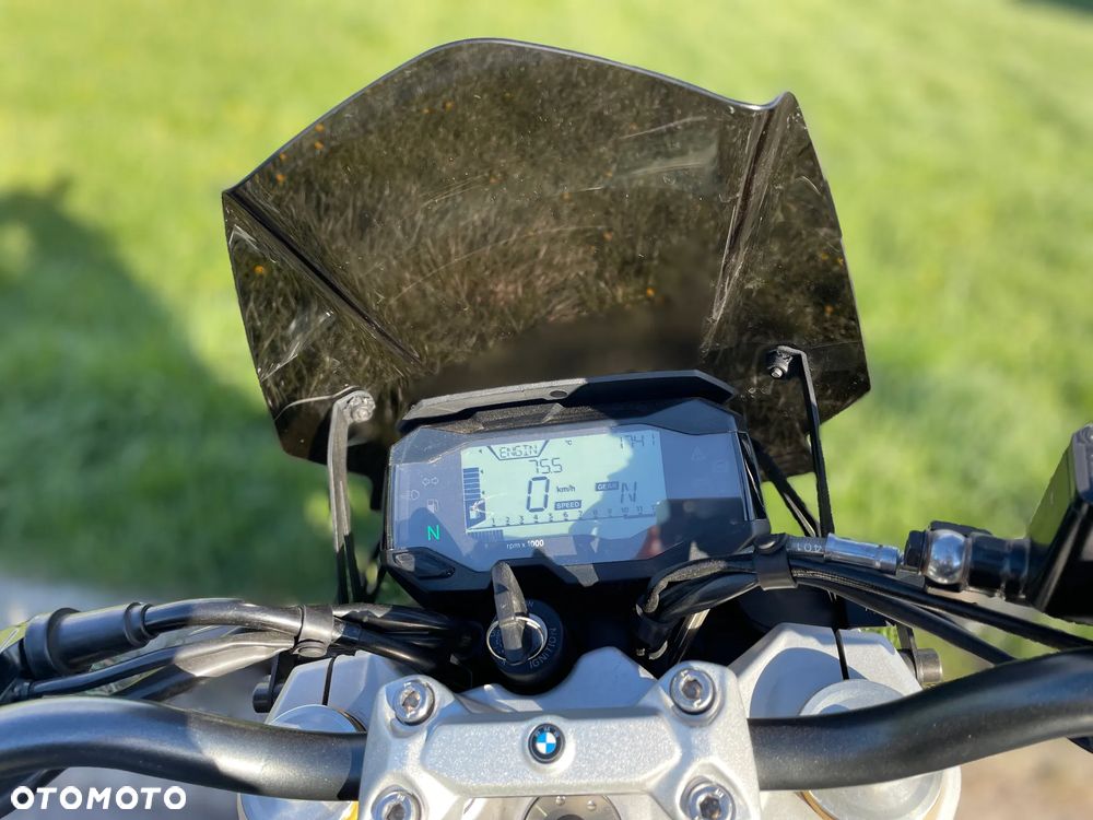 BMW G - 11