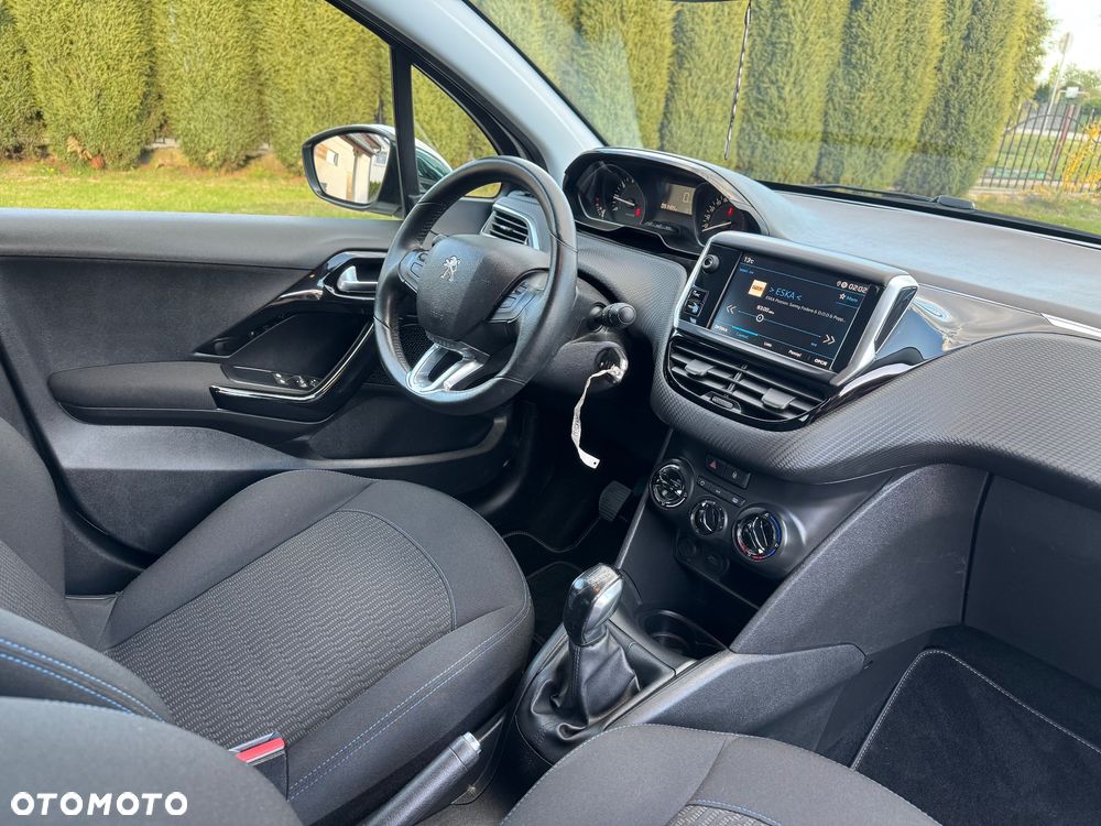 Peugeot 208 PureTech 82 Stop & Start Signature - 19