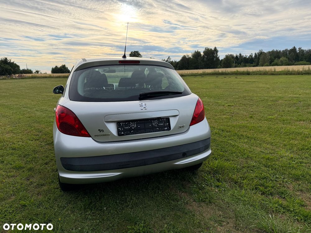 Peugeot 207 - 6