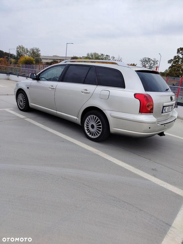 Toyota Avensis - 4