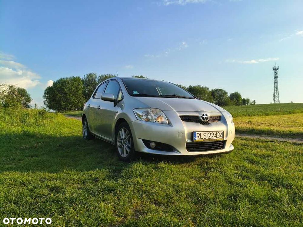 Toyota Auris - 1