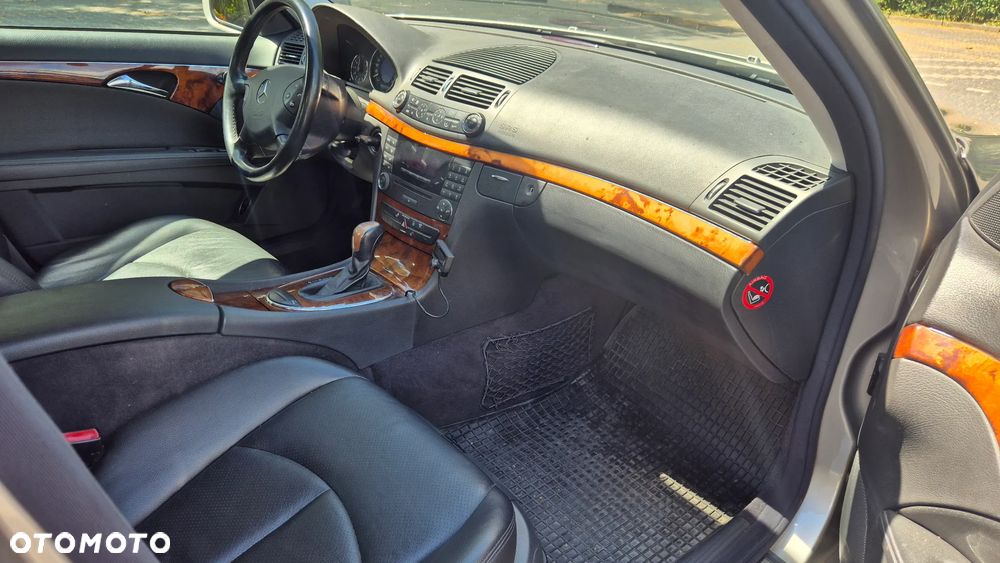 Mercedes-Benz Klasa E 240 Avantgarde - 21