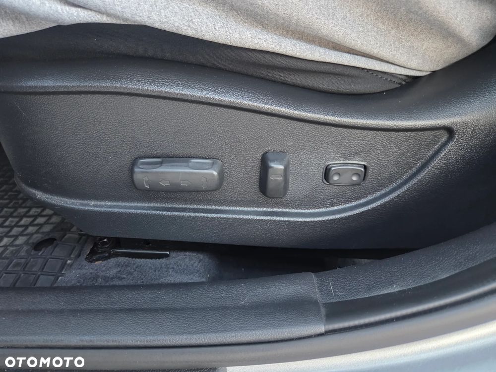 Hyundai Elantra 1.6 Comfort - 15