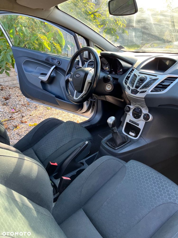 Ford Fiesta - 15