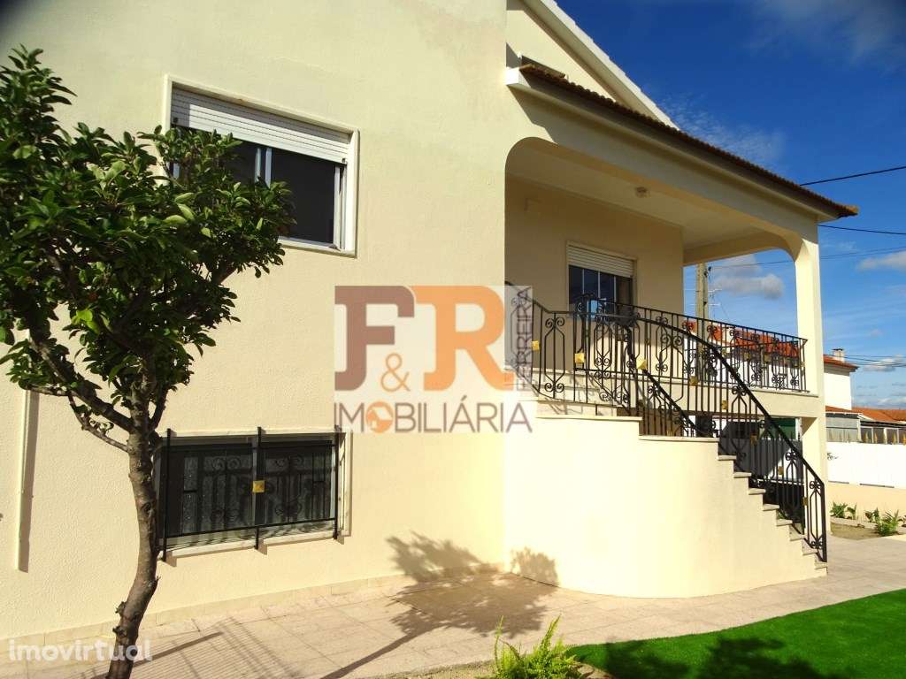 BAIXA DE VALOR!! Moradia Duplex T2+1 com sótão aproveitável e Garag... - Grande imagem: 2/59