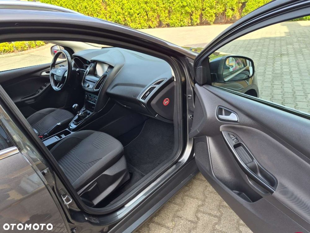 Ford Focus - 24
