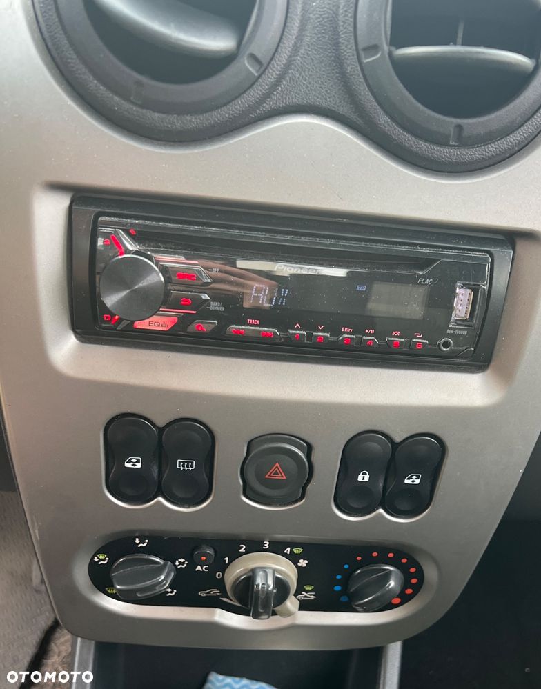 Dacia Sandero 1.2 16V Story - 13