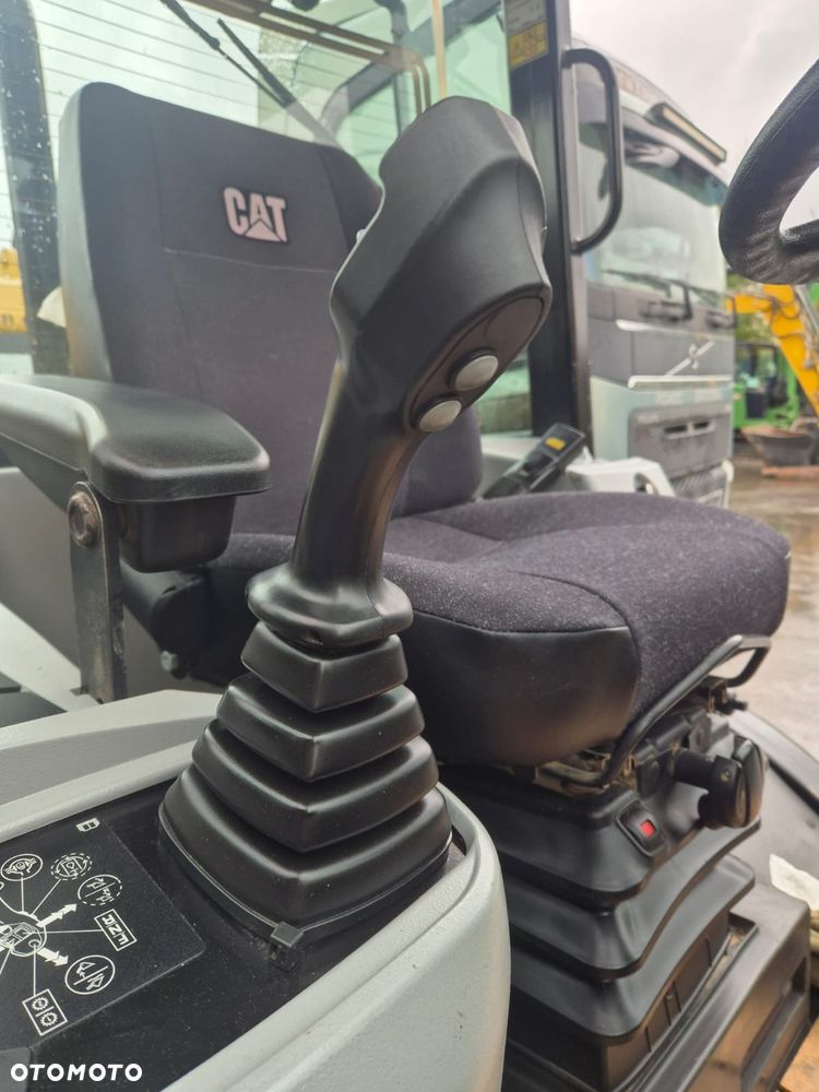 Caterpillar 908M CAT 906 JAK NOWA 1900h rok 2020 - 3