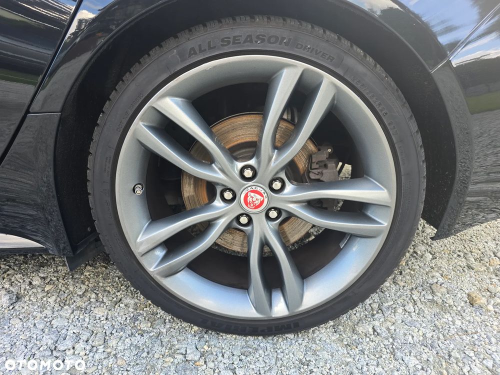 Jaguar XF 20d R-Sport - 22