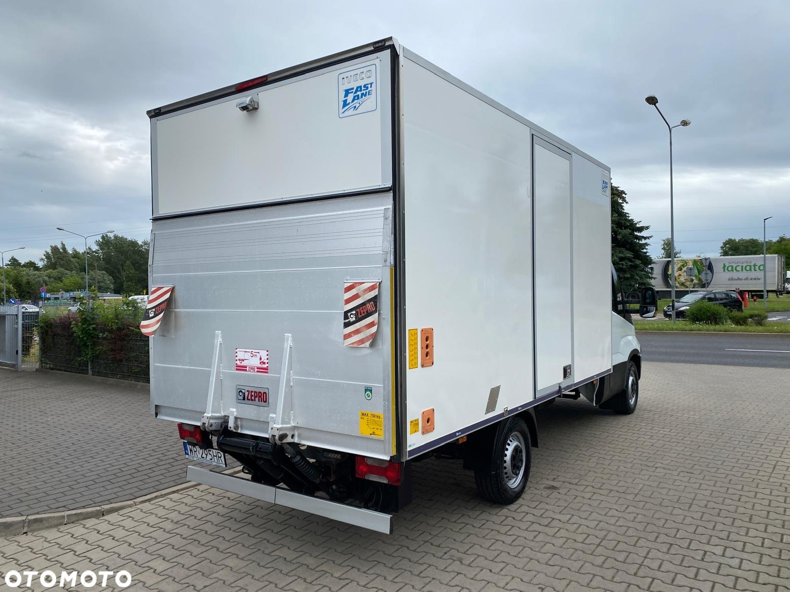 Iveco DAILY 36-160 HI-MATIC CHŁODNIA THERMO KING V300 WINDA ZEPRO - 14