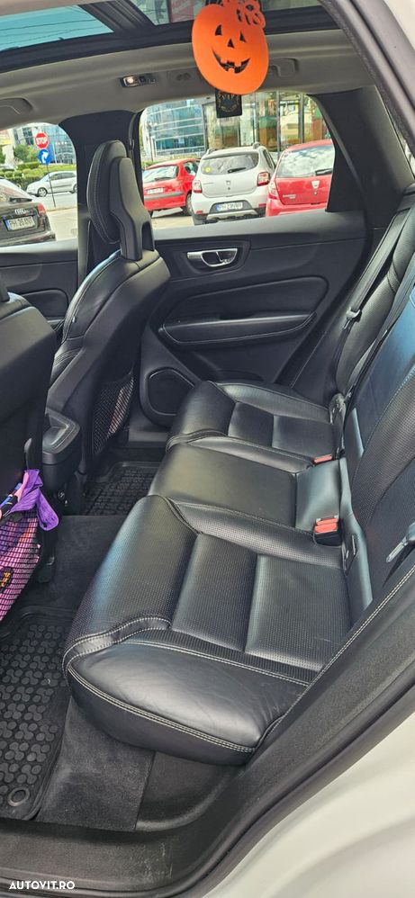Volvo XC 60 D4 Momentum Pro - 9