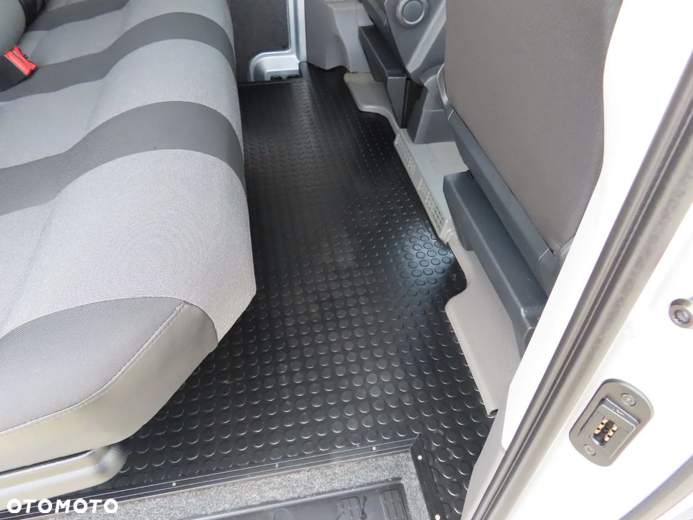 Volkswagen Crafter 35 BiTDI 2.0 177 KM AUTOMAT 6-Cio Os.+ 1036 Kg Ładowność MIXTO Indywidualna Zabudowa VIP, L2H1 Furgon Blaszak, 5905 mm Dł, FULL LED, DRZWI PRZESUWNE Z OBU STRON, HAK 3000 Kg, Rozstaw Osi 3665 mm, Stan Wizualny I Techniczny NOWY Tak Jak Z Taśmy Produkcyjnej Gotowy Dostępny OKAZJA POLECAM - 26