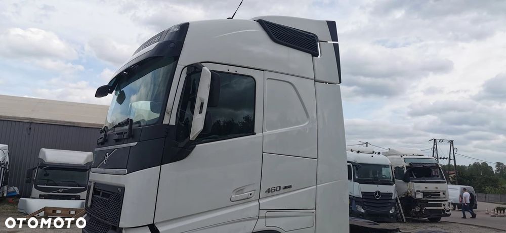 VOLVO FH4 - KABINA KOMPLETNA GLOBETROTTER / 2020R - 2