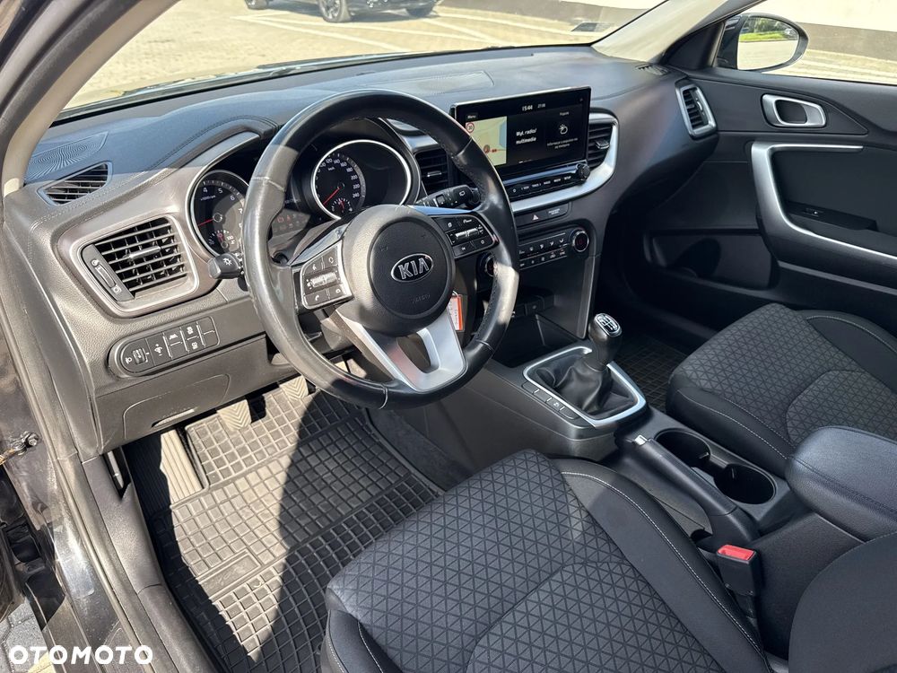 Kia Ceed 1.4 L - 9