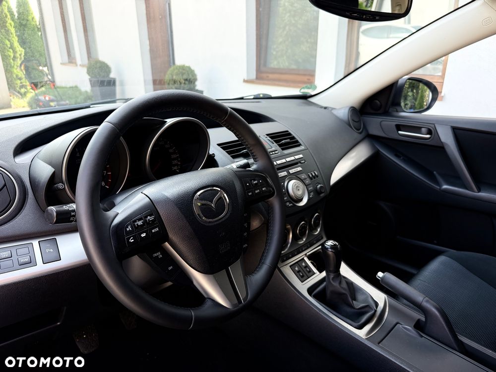 Mazda 3 1.6 Exclusive + - 32