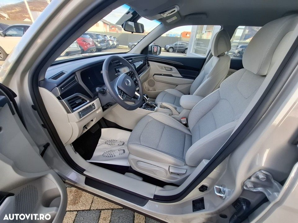 KG Mobility Korrando - 12