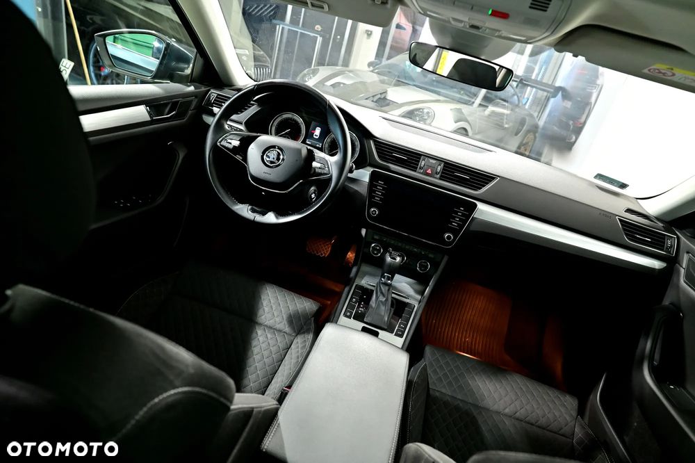 Skoda Superb 2.0 TDI SCR Ambition DSG - 18