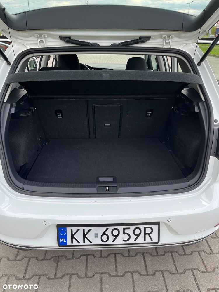 Volkswagen Golf - 22