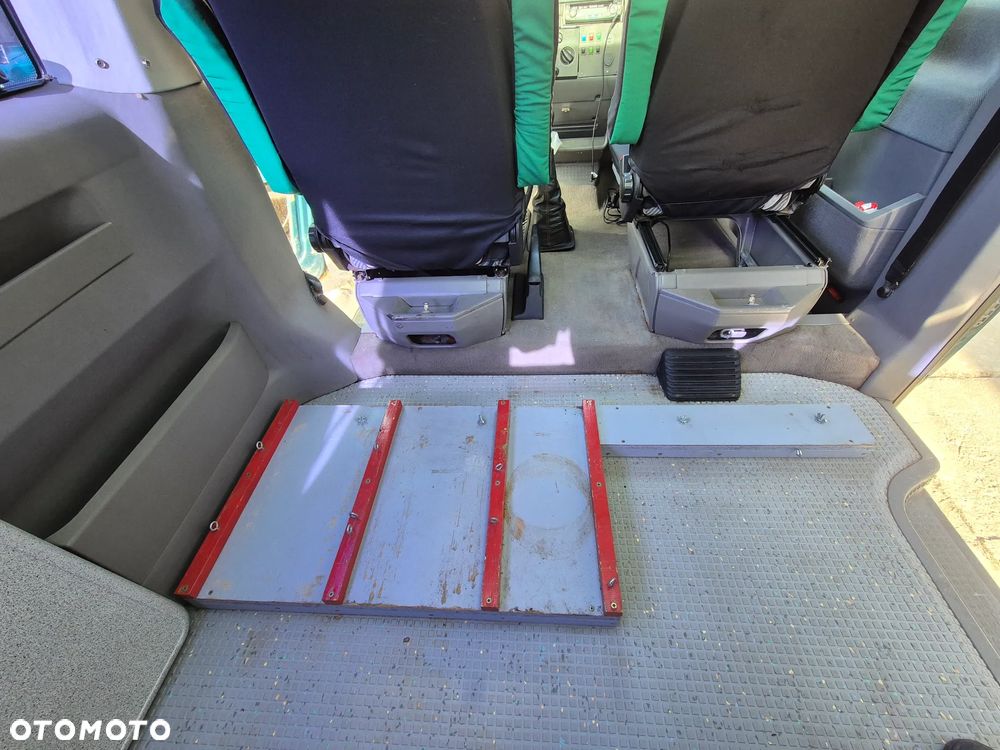 Volkswagen Multivan - 12