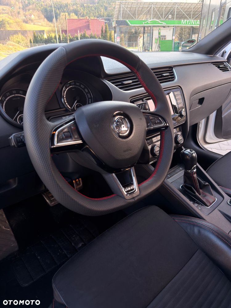 Skoda Octavia 2.0 TDI DSG RS - 18