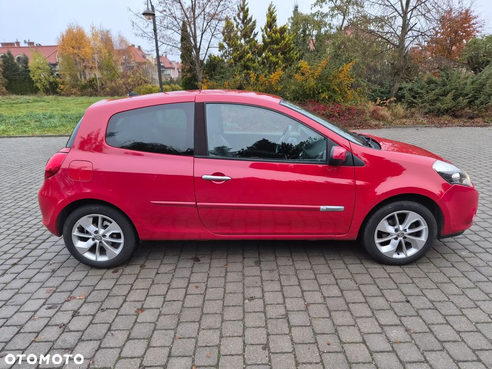 Renault Clio 1.6 16V 110 TomTom Edition - 6