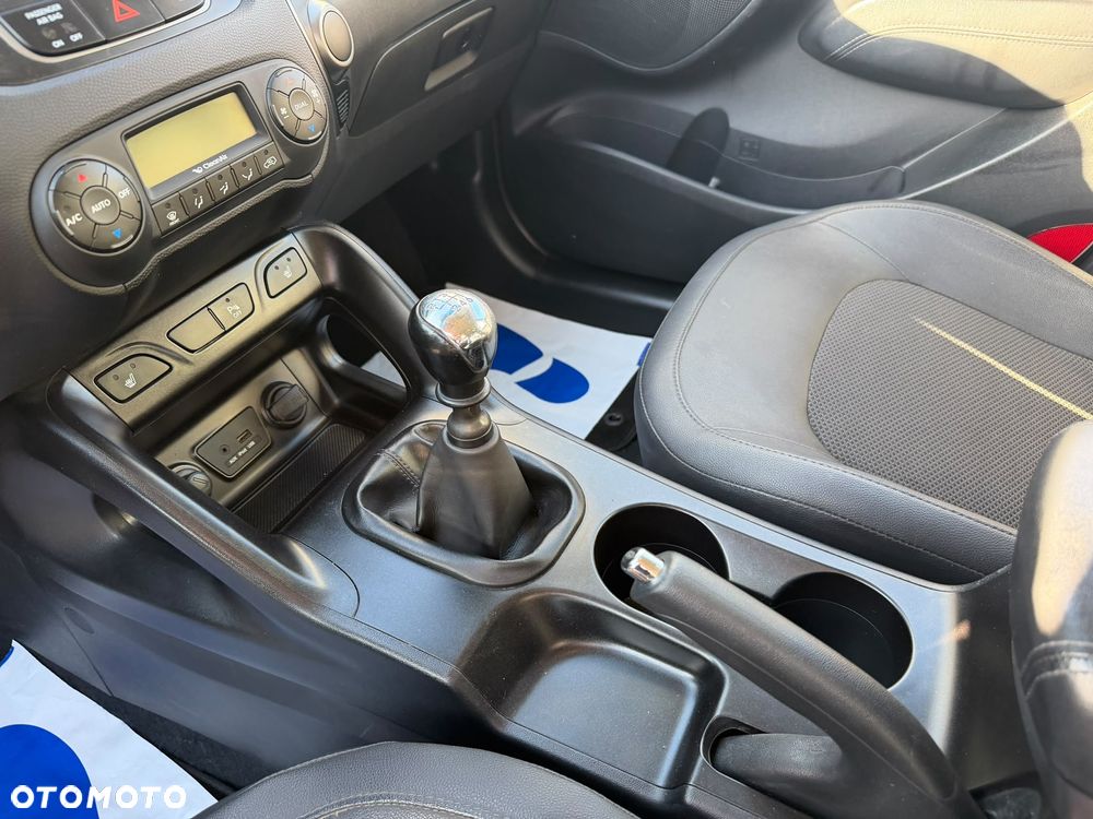 Hyundai ix35 1.6 2WD Fifa World Cup Edition - 10