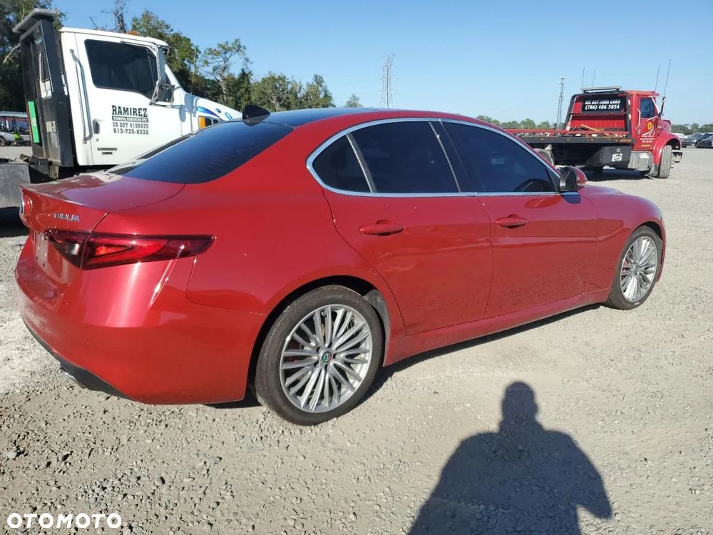 Alfa Romeo Giulia 2.0 Turbo 16V AT8 Veloce Ti - 5