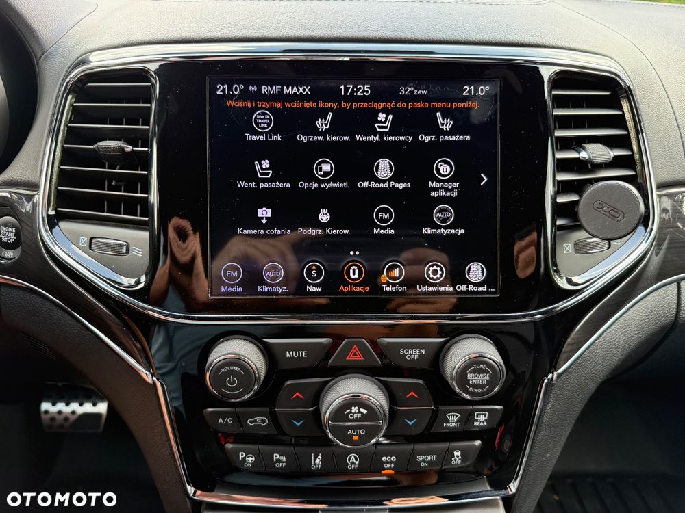 Jeep Grand Cherokee - 22