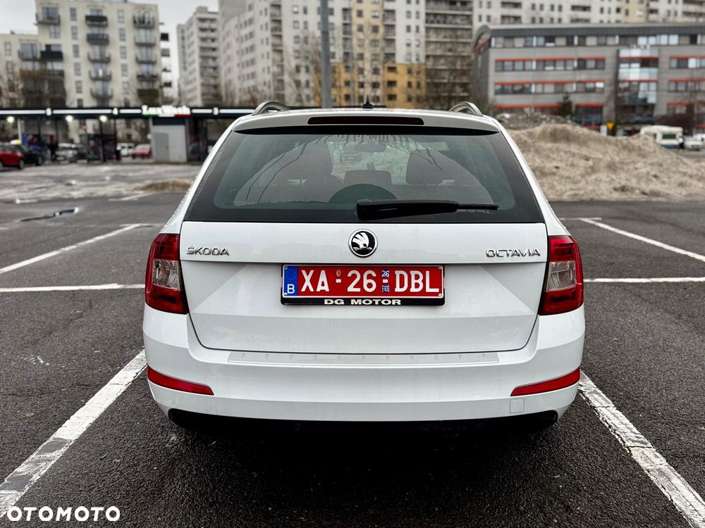 Skoda Octavia 1.6 TDI (Green tec) DSG Ambition - 6